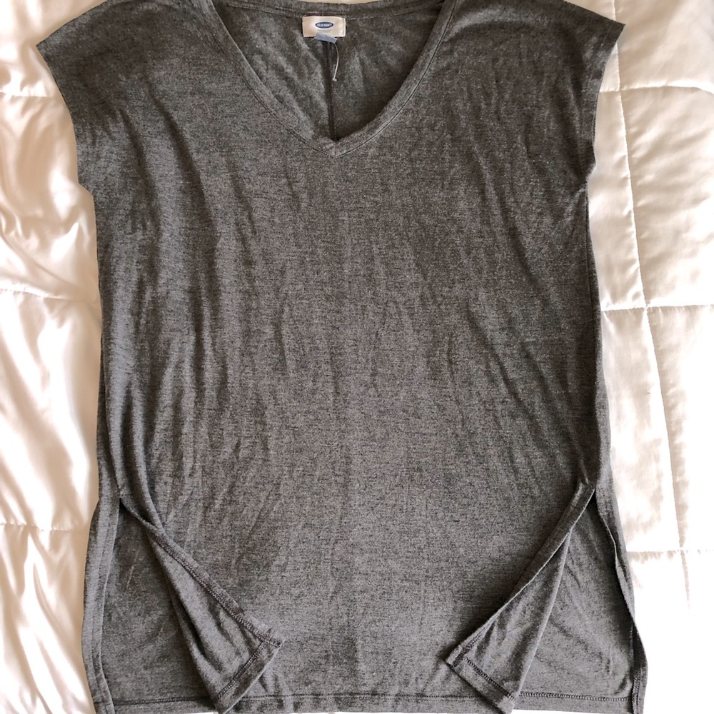 Charcoal gray short sleeved tee